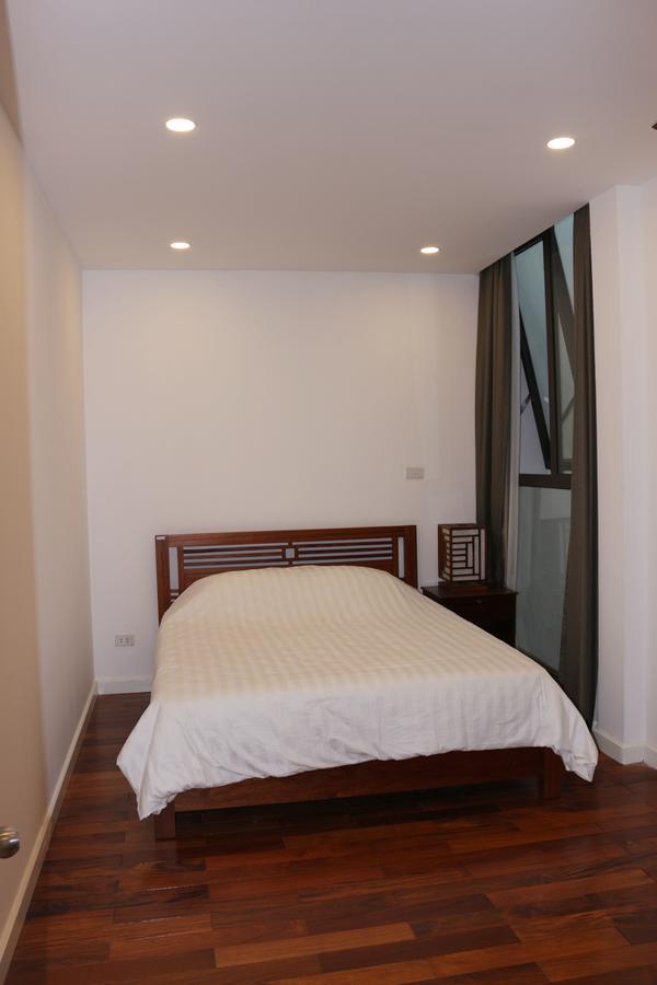 Davidduc 's Spacious -46 Xom Chua Apartment *